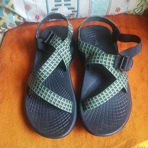 Men's Size 11 Chacos Sandals Green Black River